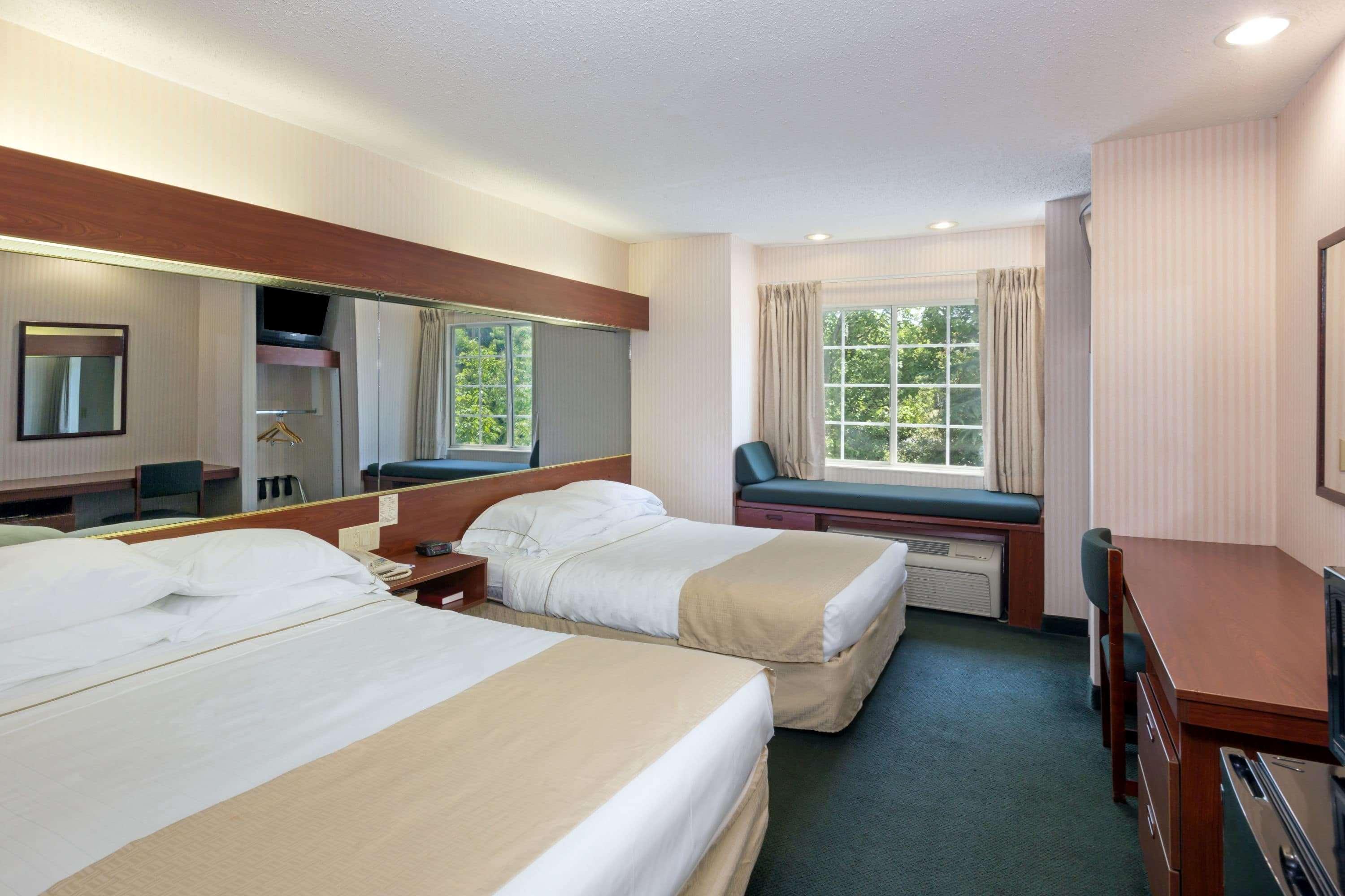 Microtel Inn & Suites By Wyndham Matthews/Charlotte מראה חיצוני תמונה