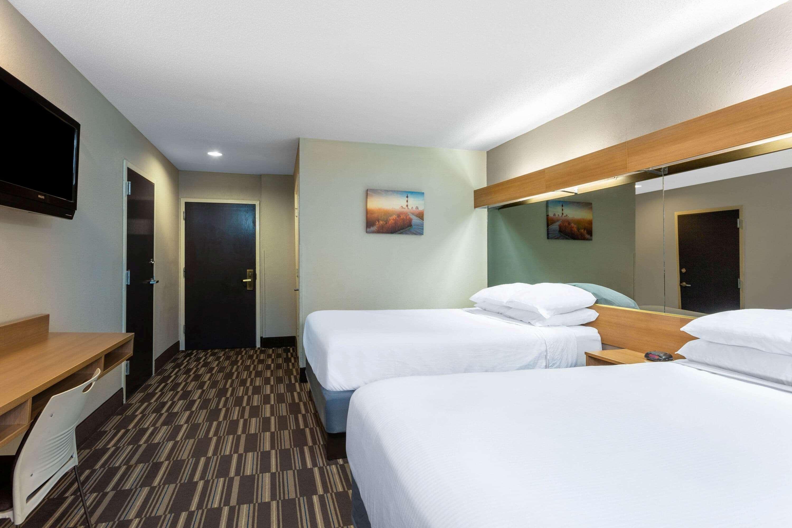 Microtel Inn & Suites By Wyndham Matthews/Charlotte מראה חיצוני תמונה