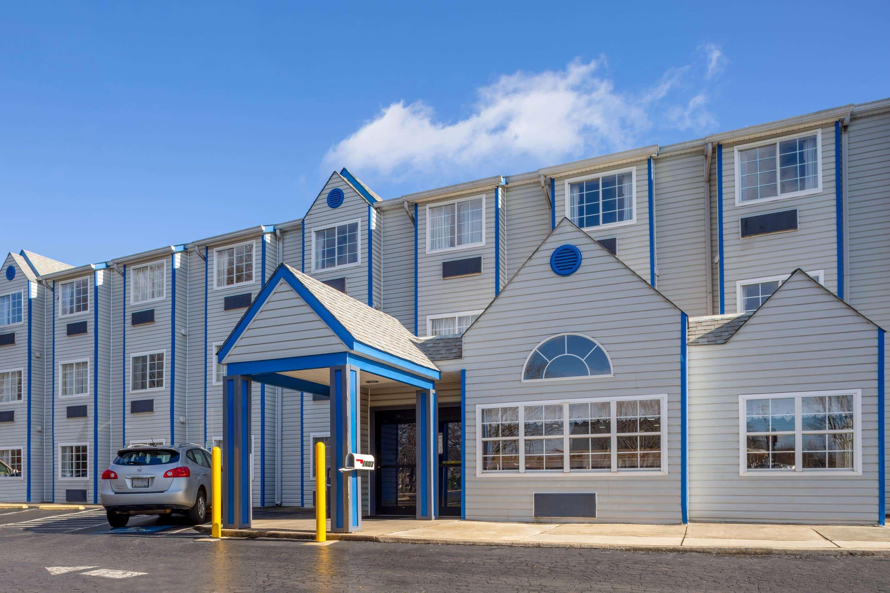 Microtel Inn & Suites By Wyndham Matthews/Charlotte מראה חיצוני תמונה