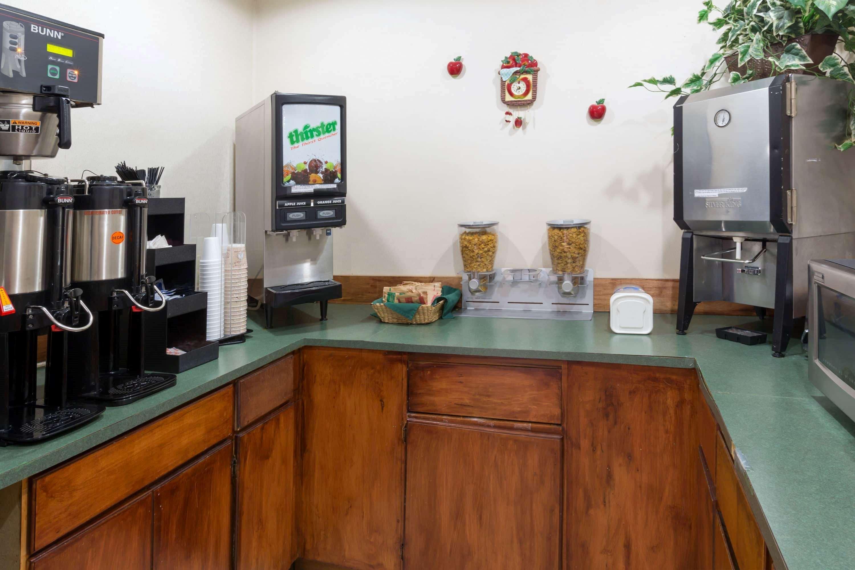 Microtel Inn & Suites By Wyndham Matthews/Charlotte מראה חיצוני תמונה