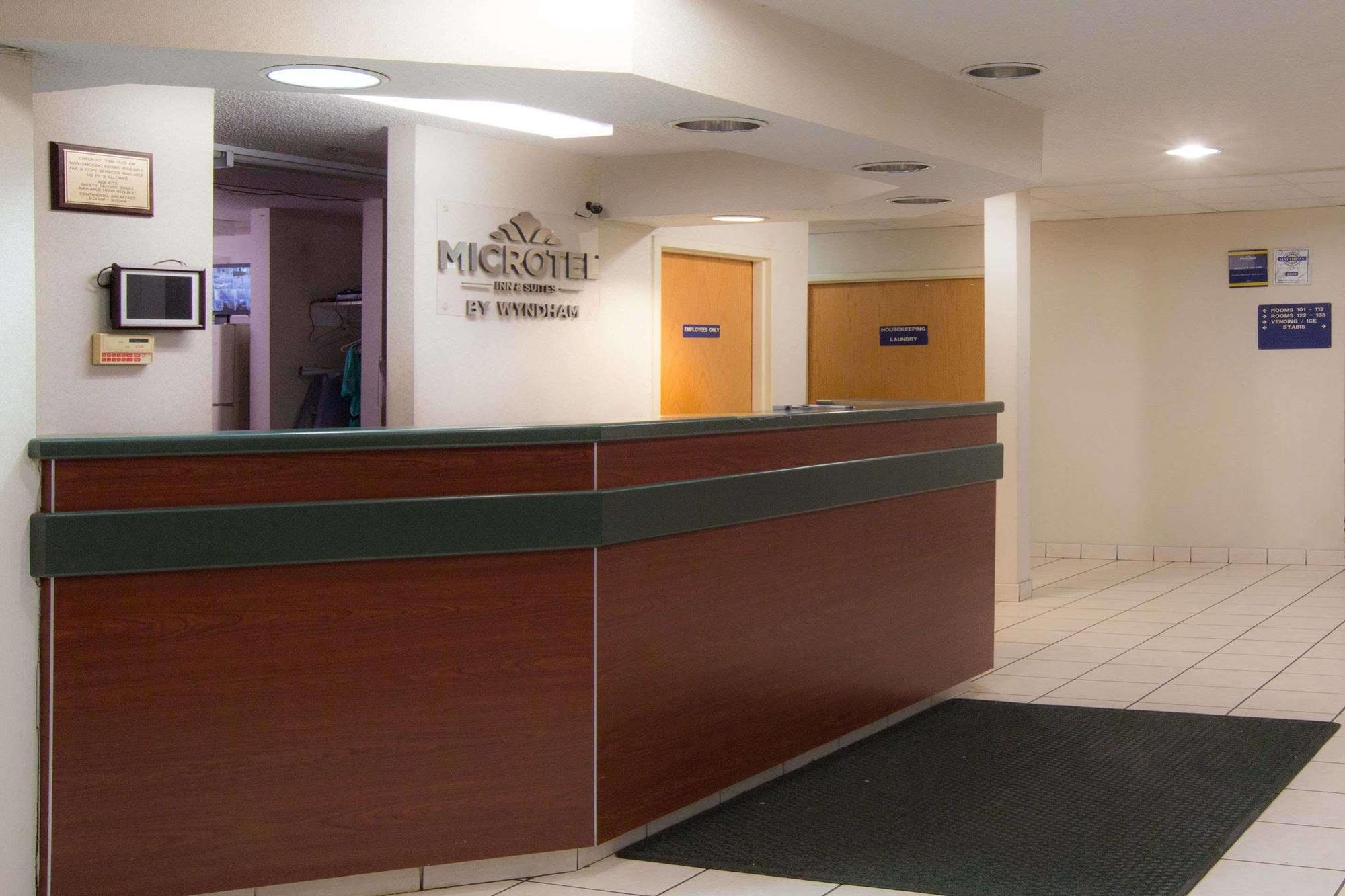 Microtel Inn & Suites By Wyndham Matthews/Charlotte מראה חיצוני תמונה