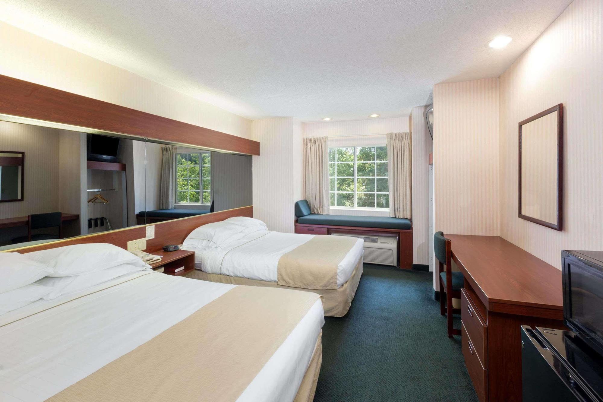 Microtel Inn & Suites By Wyndham Matthews/Charlotte מראה חיצוני תמונה
