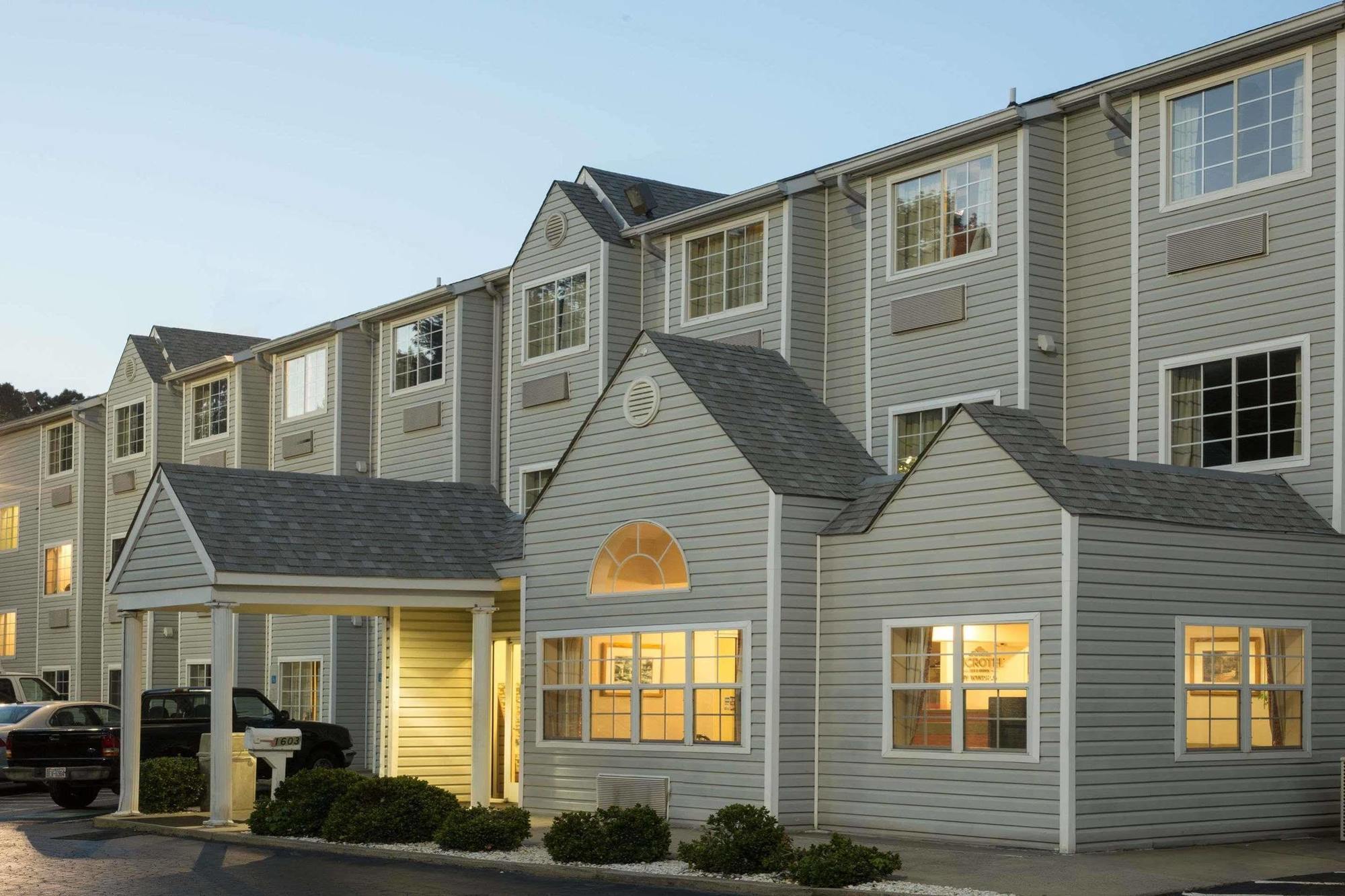 Microtel Inn & Suites By Wyndham Matthews/Charlotte מראה חיצוני תמונה